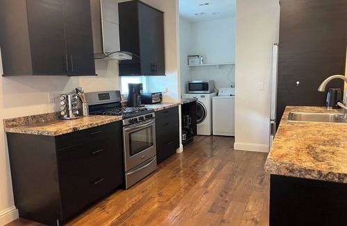 North Oak Park House | Charming 3BR/2BA Near UC Davis Med Center – AC & Off-Street Parking