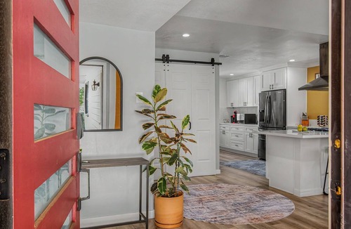 Park Mesa Heights House | Charming 4bed 2bath home, 8 mins to Sofi/Intuit/Forum, BBQ/Firepit/Outdoor.