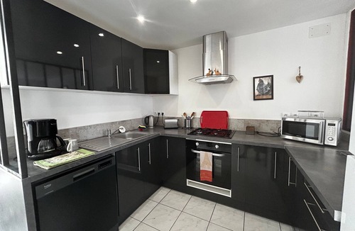 La Roche-Posay House | Charming 6-person home with garden and jacuzzi in La Roche-Posay
