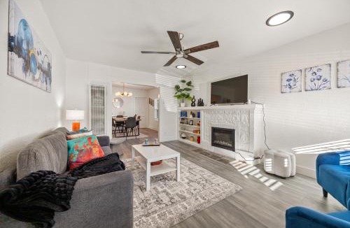 West Alameda House | Charming Alameda Retreat Cozy 2BR with Private Yard