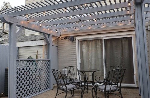 Arden-Arcade Condo | Charming and Trendy 2-bedroom condo for shopping and entertainments.