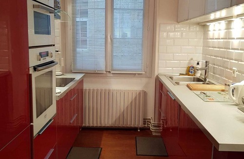 Chartrons Apartment | Charming apartment with character in an 18th-century building facing the Garonne River
