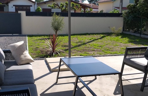 Biscarrosse Plage House | Charming Beachside House in Biscarrosse - Sleeps 6, Garden & Terrace
