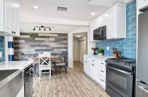 Townsite House | CHARMING BEACH COTTAGE FULLY REMODELED
