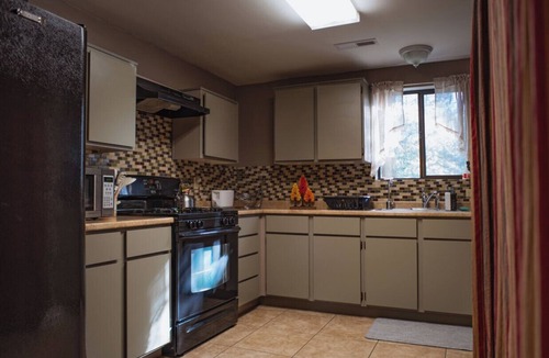 Oak Knoll Village House | Charming bungalow in peaceful Prescott National Forest with AC