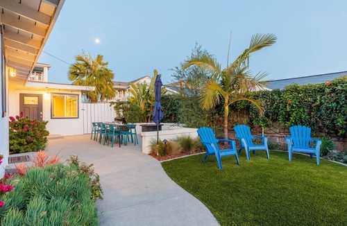 Carlsbad Cottage | Charming Bungalow - Walk to Beach - Pet Friendly