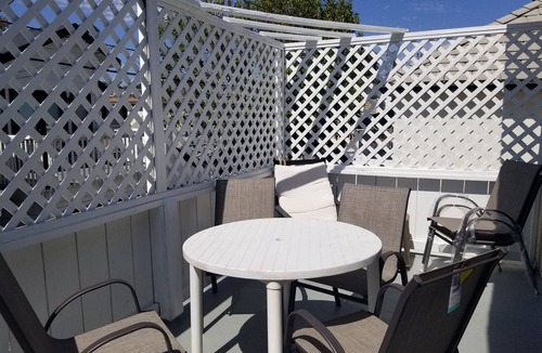 West Newport House | Charming but simple 2 bedroom, very close walk to beach!