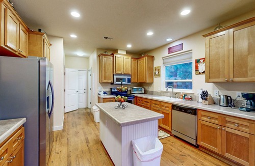 Bijou Park House | Charming Cabin with hot tub - near Heavenly Resort & dining