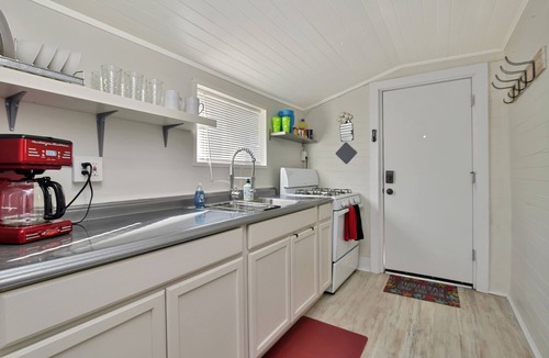 Prescott House | Charming Casita just steps from Historic Whiskey Row!