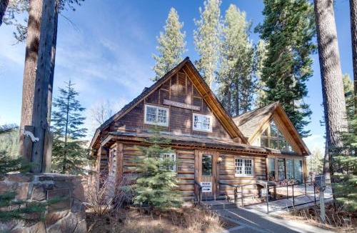 Alpine Meadows House | Charming condo with mountain views less than mile from Alpine Meadows