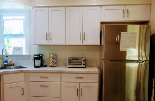 Grass Valley Cottage | Charming Cottage w/Yoga Space & Pac Man