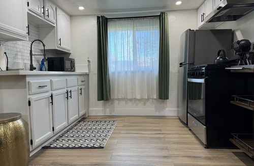 East Sacramento Cottage | Charming Guest House in East Sac