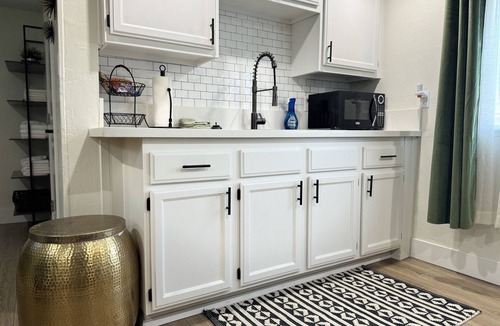 East Sacramento Cottage | Charming Guest House in East Sac