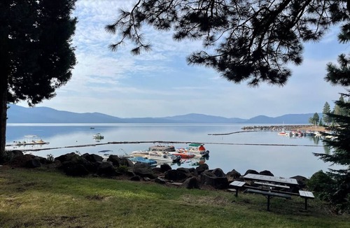 Peninsula Village Cabin | Charming Lakefront Studio Cabin w/Private Boat Launch & Slip Ideal for 2 Guests