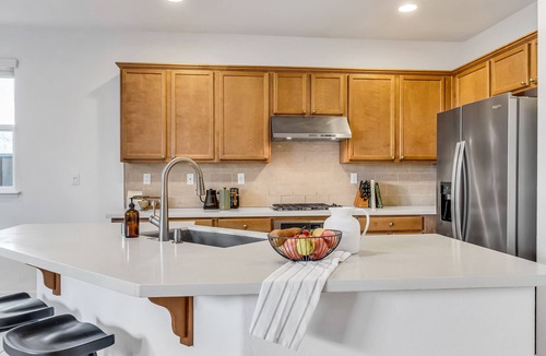 Berryessa House | Charming Private bedroom with Private Bath near Tech Hub & Hospitals in San Jose