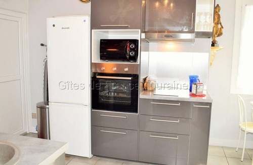 Tauxigny Cottage | Charming Riverside House with Garden, Modern Amenities, Near Loire Castles