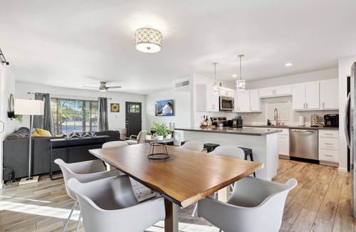 South Scottsdale House | Charming Scottsdale Retreat with Free Heated Pool - 5 Minutes from Old Town