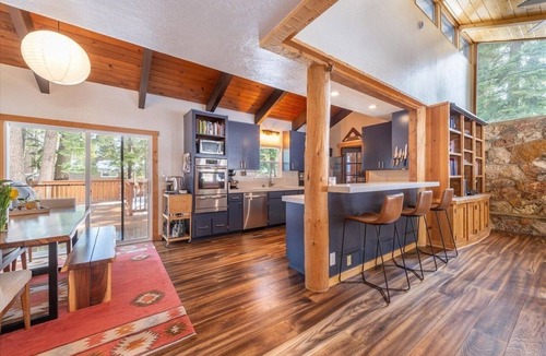 Tahoe Sierra Estates Cabin | Charming Tahoe Cabin - Lake, Ski & Family Fun