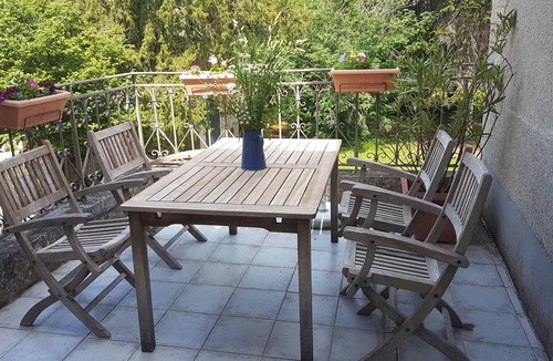 La Perche Apartment | Chateau Igny, 17th century/3 gites: "Lombard" in the left tower - sleeps 4