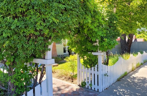 Paso Robles House | Chateau Paso-Perfect Downtown Location! Easy Walk to Everything!