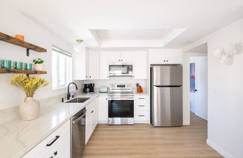 Carlsbad Apartment | Chic Beach Retreat | Steps to the Sand w/Patio