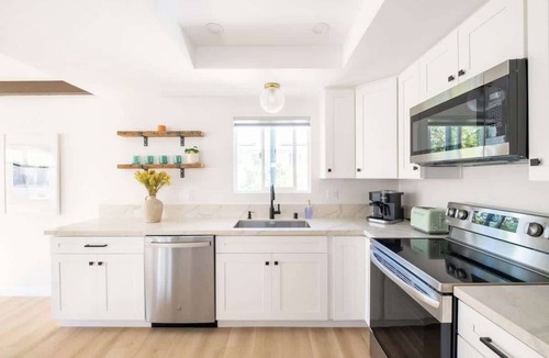 Carlsbad Apartment | Chic Beach Retreat | Steps to the Sand w/Patio