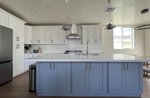 Highland Park House | Chic & Central 4-bedroom home in LA with rooftop terrace