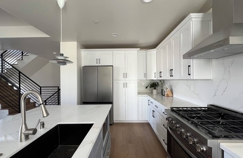 Highland Park House | Chic & Central 4-bedroom home in LA with rooftop terrace