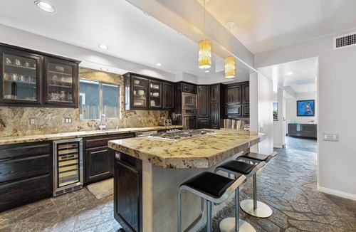 The Strand House | Chic Family Beach Home on Coveted Flat Walk Street. Pet Friendly!
