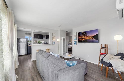 Logan Heights Apartment | Chic SD Gem WiFi Trolley Access Mins to Balboa,DT,Petco Park Pet Friendly!