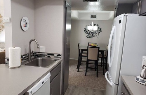 Deepwell Estates Condo | Classic Palm Springs Mountain View Condo