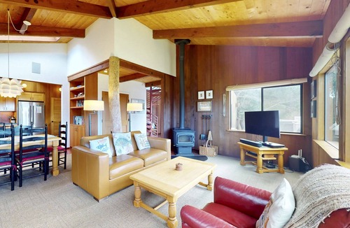 Sea Ranch House | Classic Sea Ranch Home With Updated Amenities. Hot Tub. 1 Dog Allowed