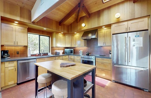 Sea Ranch House | Classic Sea Ranch Home With Updated Amenities. Hot Tub. 1 Dog Allowed