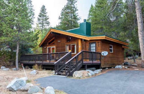Olympic Valley Cabin | Classic Tahoe Cabin 1 Mile from Olympic Valley /Palisades Tahoe Ski Slopes!