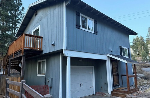 Tahoe Village House | Clean & Cosy 3-bedroom house with hot tub in Stateline, close to Heavenly