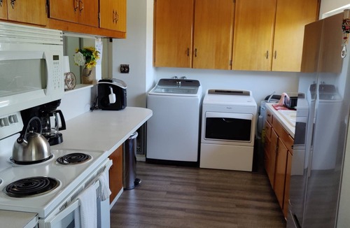 Yreka House | Clean & Quiet Yreka Home with Large Backyard next to Discovery Park.