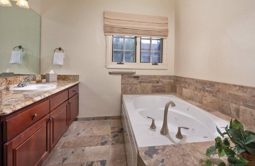 Nice Resort | Clear Lake | Lake Retreat | Pool + Lake | 2BR