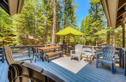 Tahoma Cabin | close to beach & skiing with grill, fireplace, deck, & W&D