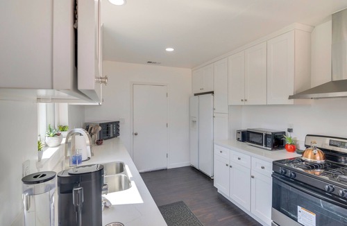 Lake View Terrace House | Close to Hospitals: LA Area Home w/Patio & Yard