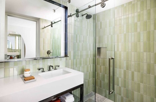 Tenderloin Hotel | Close to Moscone Center + Rooftop Restaurant & Bar