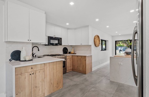 Del Mar Heights House | Coastal, 4-bdr home in Del Mar with partial ocean views, 300 steps to the ocean