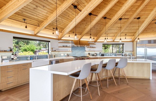 Half Moon Bay House | Coastal Retreat with Stunning Views 31+ Day Rental