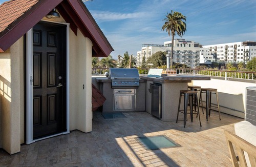 Townsite House | Coastal urban Castle w/giant Ocean view Deck -BBQ and A/C-100 steps to beach!