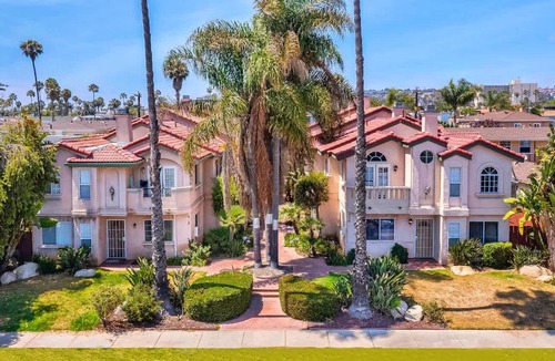 North Pacific Beach House | Coastal Villas Walk to the Beach 4Homes in One