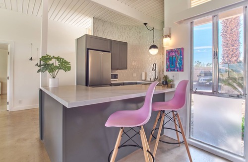 Palm Desert House | Colorful Comfortable Classic Mid Century Palm Desert Retreat