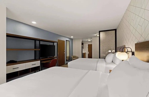 Temecula Hotel | Comfort in Style | Old Town Temecula - 2.6 mi | Free Parking & Pet-Friendly