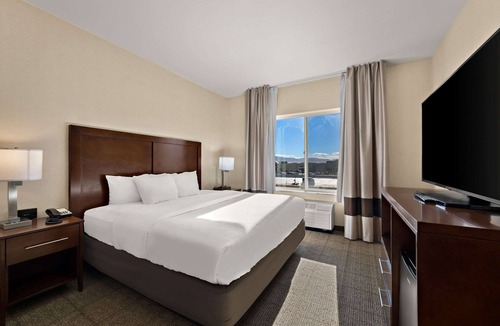 Reno Hotel | Comfort Inn & Suites Airport