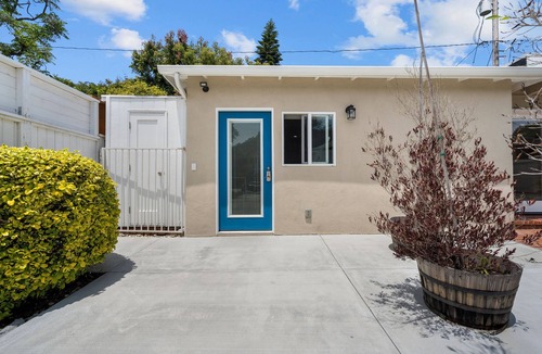 Torrance Cottage | Comfortable cottage 1 mile from the beach