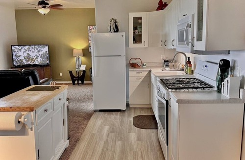 Prescott House | Comfy Mountain Side Stay - Incredible Views