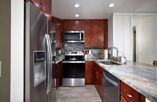 Townsite Condo | Completely Remodeled 2 Bedroom with 2 Cal King Suites! 1040 Sq Ft